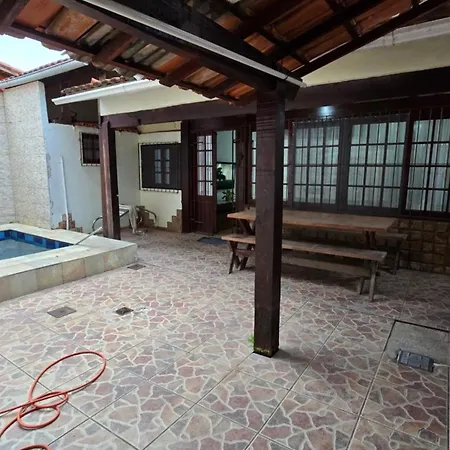 Casa com Piscina Peró-2